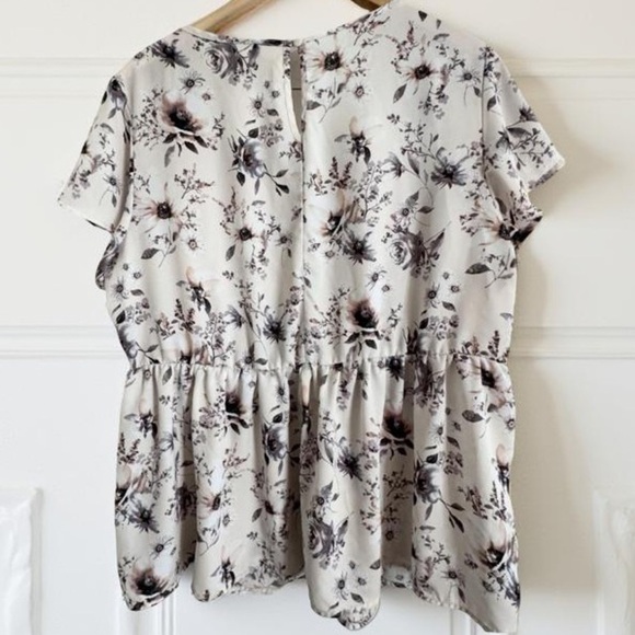 Torrid Ivory,pink,v-neck,Floral Babydoll tunic,Top,darling,flattering,soft SZ 2X - Picture 4 of 6